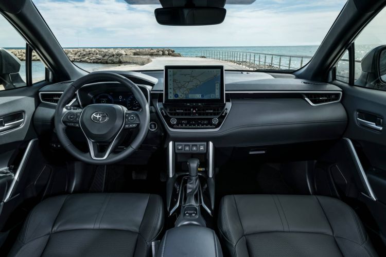 Toyota Corolla Cross 2023 Interior Displays