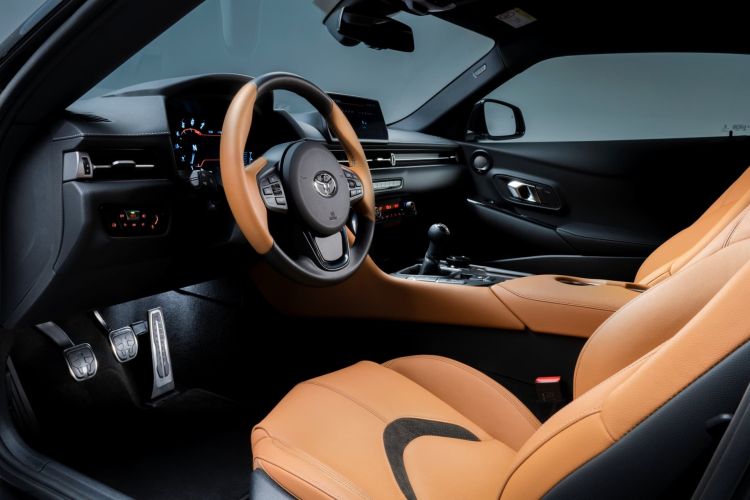 toyota-gr-supra-cambio-manual-2022-13-626a42053b479_750x.jpg