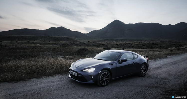 toyota-gt-86-vs-mazda-mx-5-mdm-15