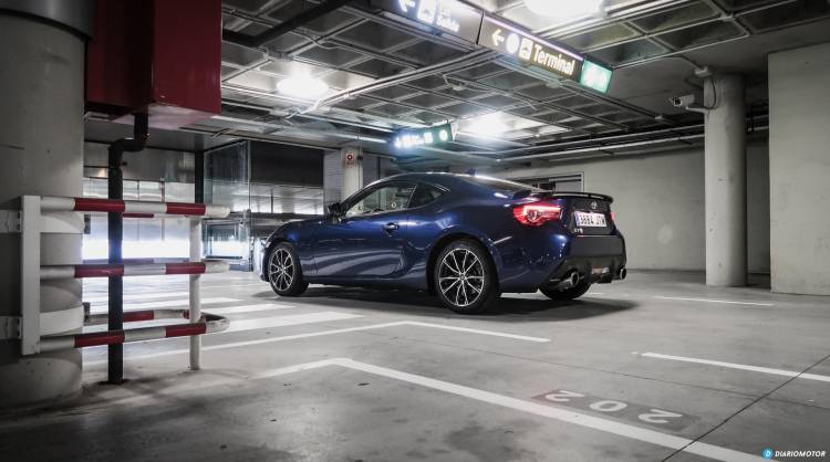 toyota-gt-86-vs-mazda-mx-5-mdm-3 toyota-gt-86-vs-mazda-mx-5-mdm-3