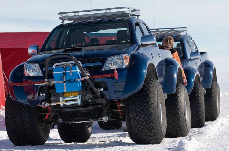 toyota-hilux-south-pole-1 toyota-hilux-south-pole-1