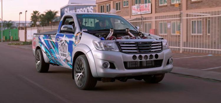 Toyota Hilux V12 Toyota Hilux V12
