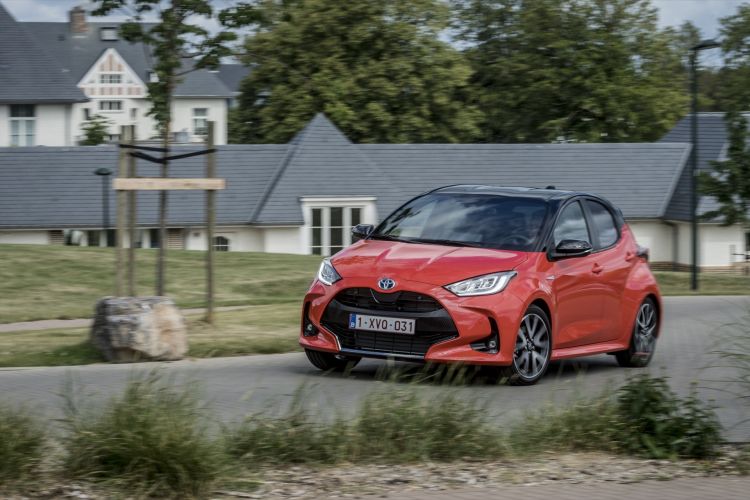 Toyota Yaris Red 2020 Movement Test 13