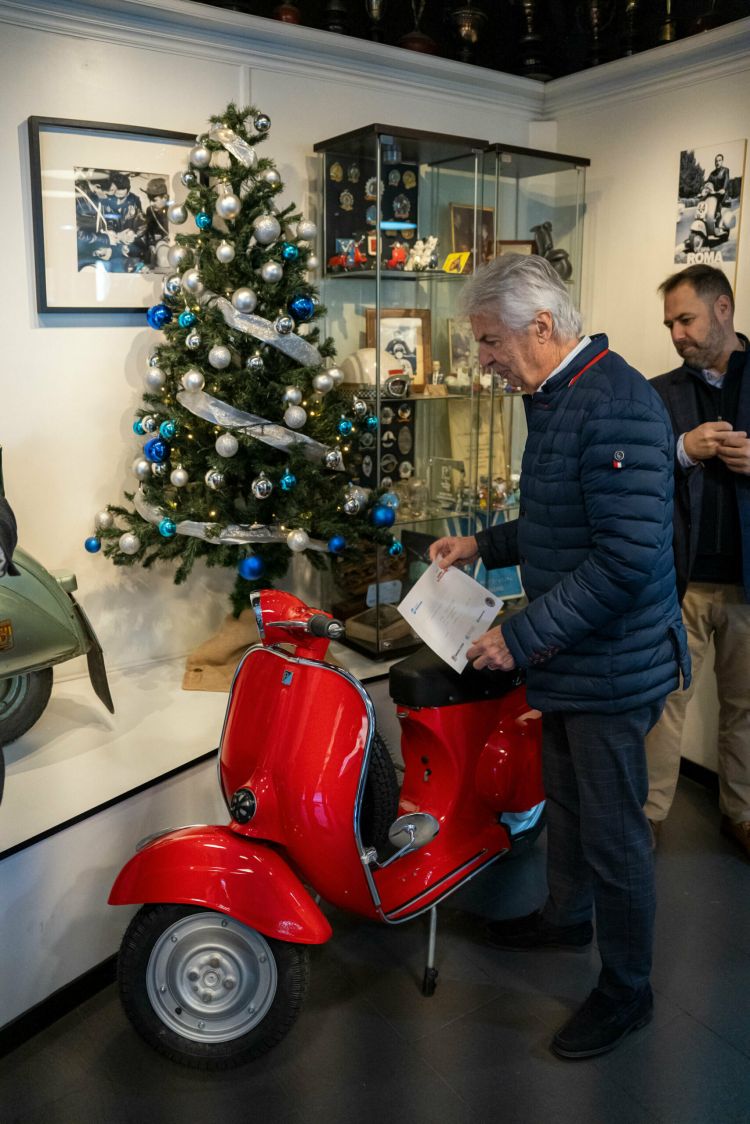 Vespa Solidaria Maria De Villota 14