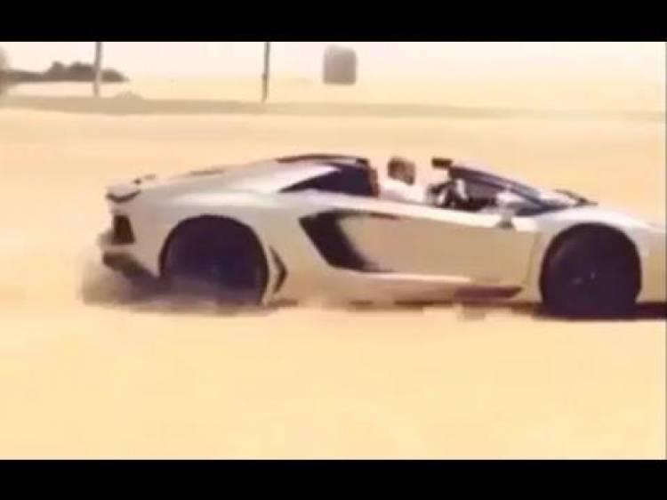 video-aventador-desierto