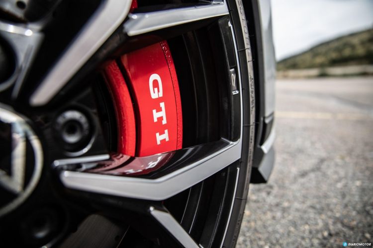 Volkswagen Golf Gti Cs Vs R 2021 32