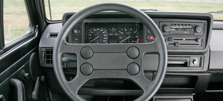 volkswagen-golf-gti-interior volkswagen-golf-gti-interior