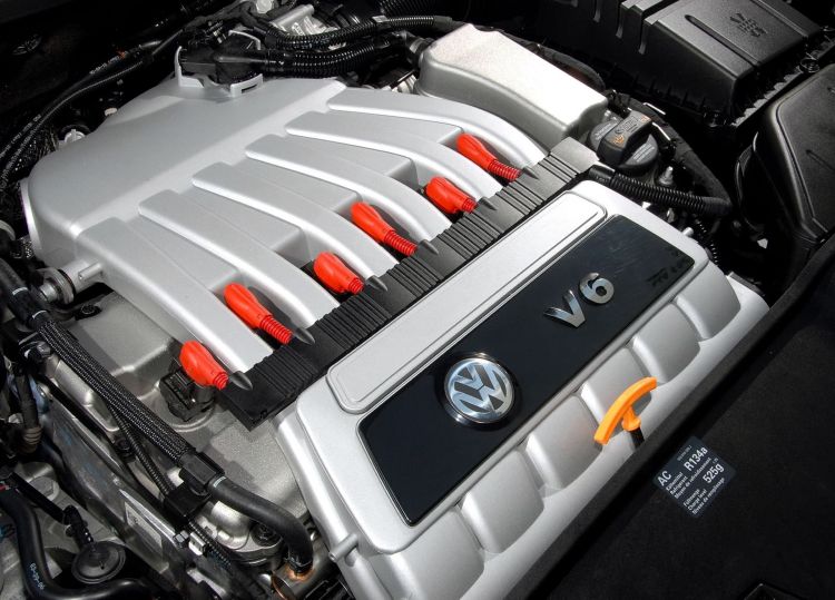Volkswagen Golf R32 Motor V6 2021 010