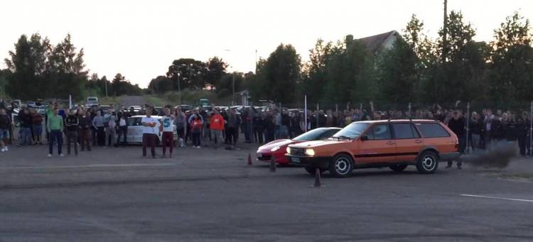 volkswagen-passat-variant-b2-drag-race-03-1440px volkswagen-passat-variant-b2-drag-race-03-1440px