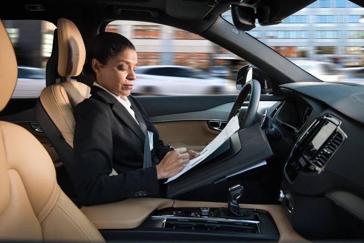 volvo-intellisafe-auto-pilot-interfaz-08 volvo-intellisafe-auto-pilot-interfaz-08