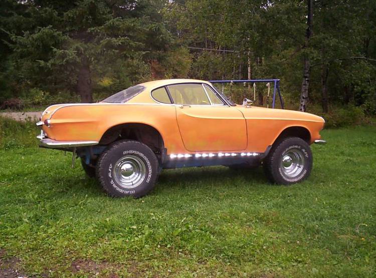 volvo-s1800-semi-bigfoot-party-edition-0 volvo-s1800-semi-bigfoot-party-edition-0