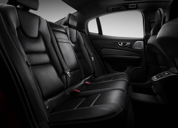Nuevo Volvo S60: la berlina híbrida enchufable abandona el diésel