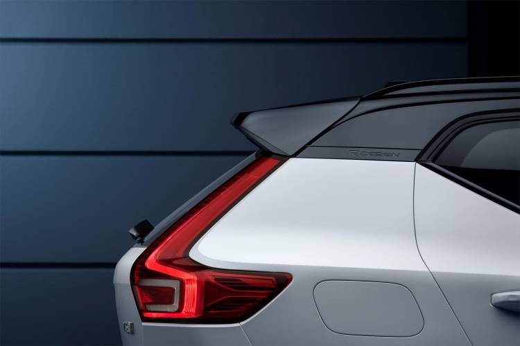 volvo-xc40-2018-40 volvo-xc40-2018-40
