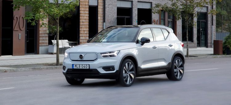 Volvo Xc40 Recharge P8 Awd In Glacier Silver Volvo Xc40 Recharge P8 Awd In Glacier Silver