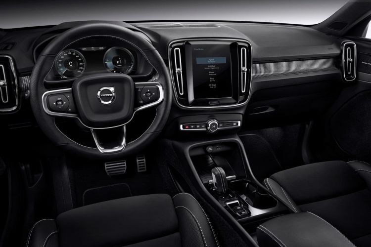 Xc40 Recharge Plug In Hybrid R Design , Leather Charcoal In Charcoal Interior Xc40 Recharge Plug In Hybrid R Design , Leather Charcoal In Charcoal Interior