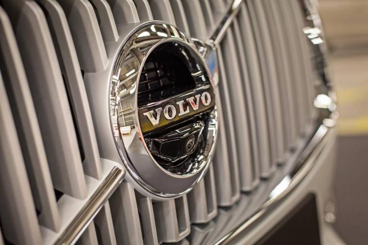 volvo-xc90-camara-2016-02