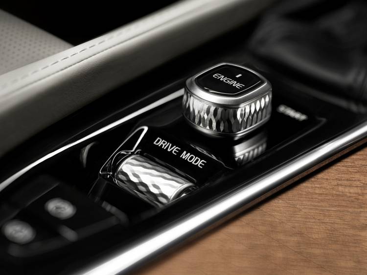 volvo-xc90-t8-10-1440px