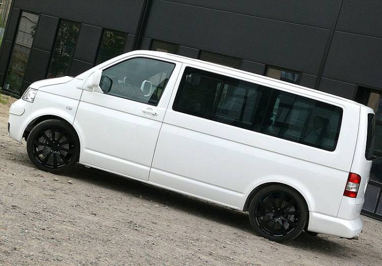 Volkswagen T5 Multivan con motor de Porsche 996 GT2 Volkswagen T5 Multivan con motor de Porsche 996 GT2