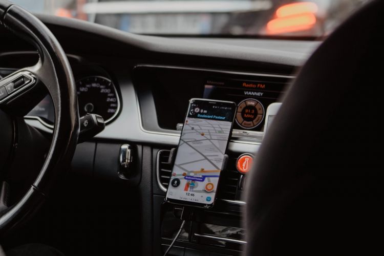 Waze Google Maps  03