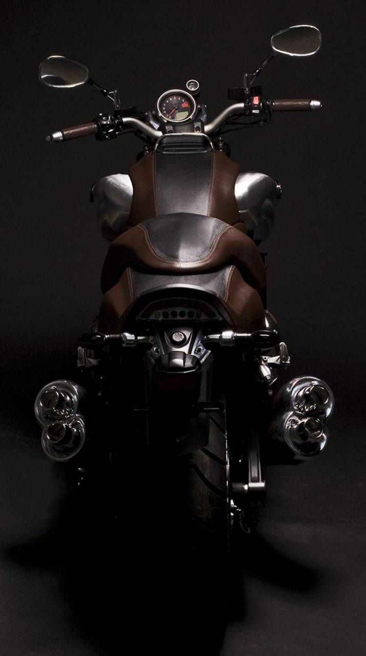 Yamaha VMax por Hermès Yamaha VMax por Hermès