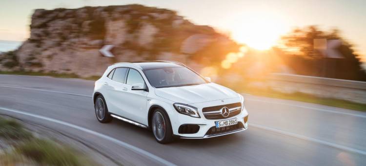Mercedes-AMG_GLA_45_2017_DM_3