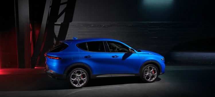 Alfa Romeo Tonale 2022 Veloce Azul Lateral