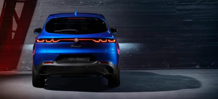 Alfa Romeo Tonale 2022 Veloce Trasera Azul