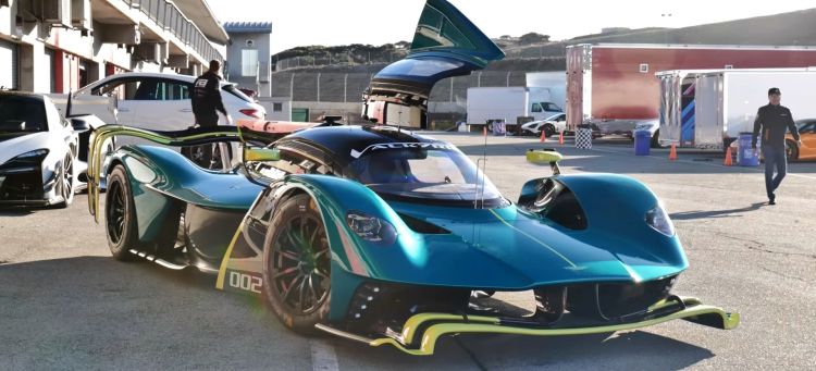 Aston Martin Valkyrie Amr Pro Circuito 0622 01