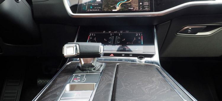 Audi A6 Interior 00010