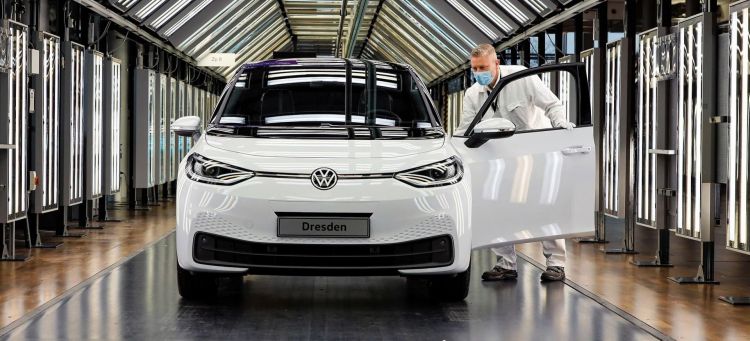 Crisis Semiconductores Consecuencias Agosto 2021 Volkswagen Id3 Fabrica 01 Portada