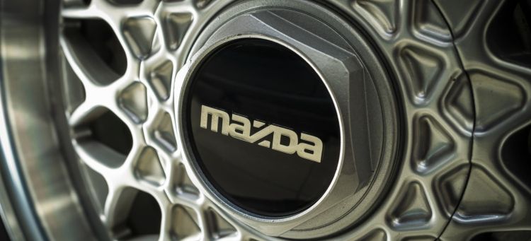 Historia Logo Mazda Anos 70