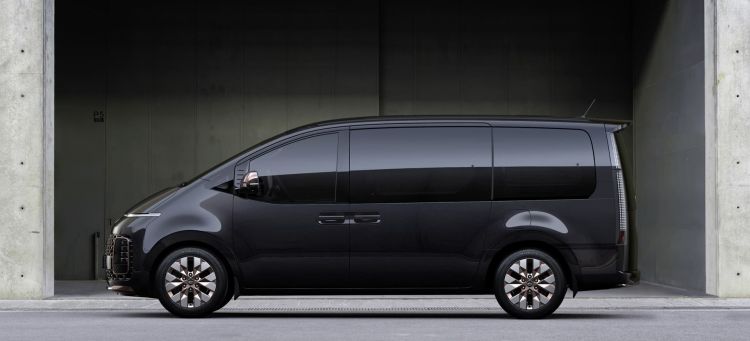Hyundai Staria 2021 0321 003