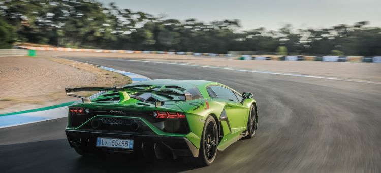 Lamborghini Aventador 10000 05