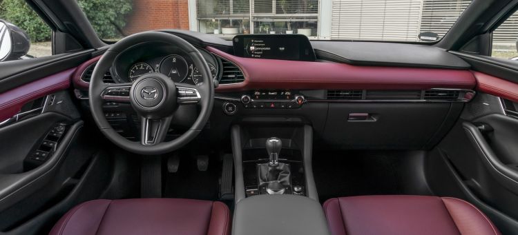 Mazda 3 Skactiv X Interior 00005