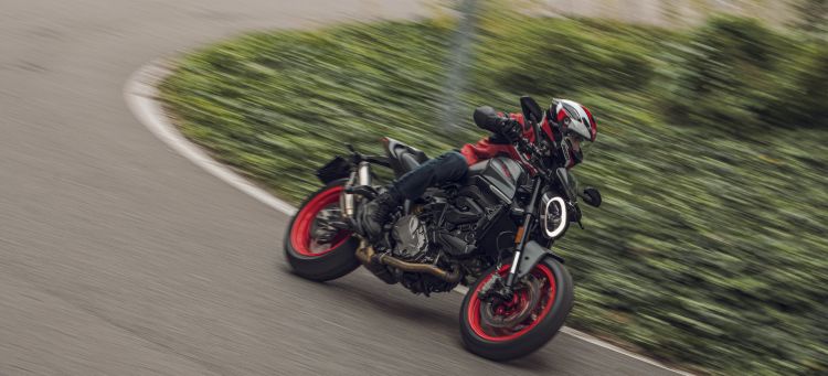 Moto Ducati Monster 2021 Plus62