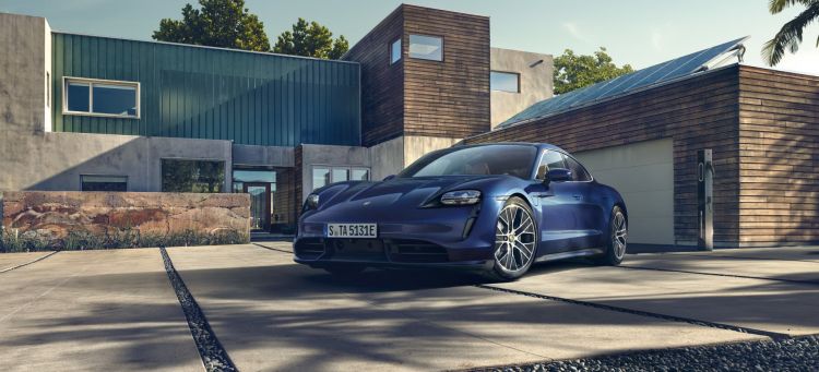 Porsche Taycan Exterior 00011