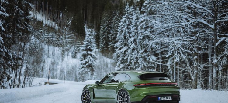 Prueba Porsche Taycan Turbo S Sport Turismo Mamba Green 18