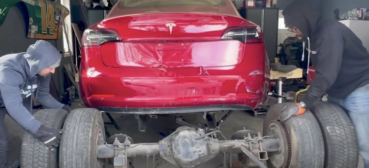 Tesla Model 3 Seis Ruedas Diesel 1
