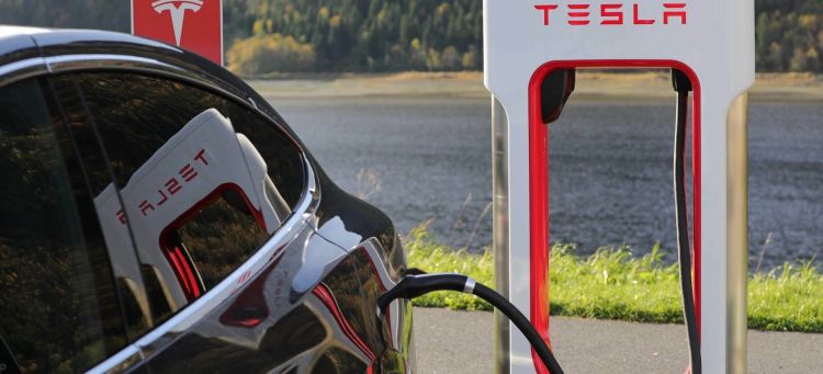 tesla-supercargadores-baterias-hibridas-627e6a69e2098.jpeg_750x341c.jpg