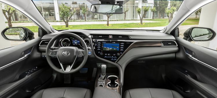 Toyota Camry Hybrid 2019 24