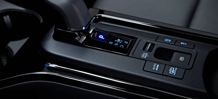 Toyota Prius Phev 2023 30