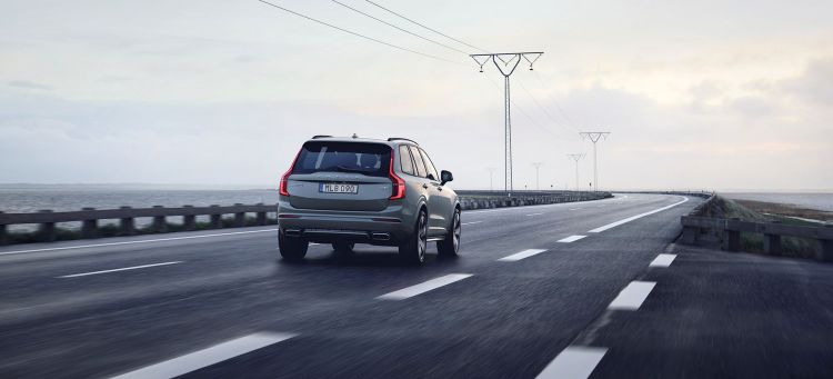 Volvo Xc90 Velocidad Limitada 180 02